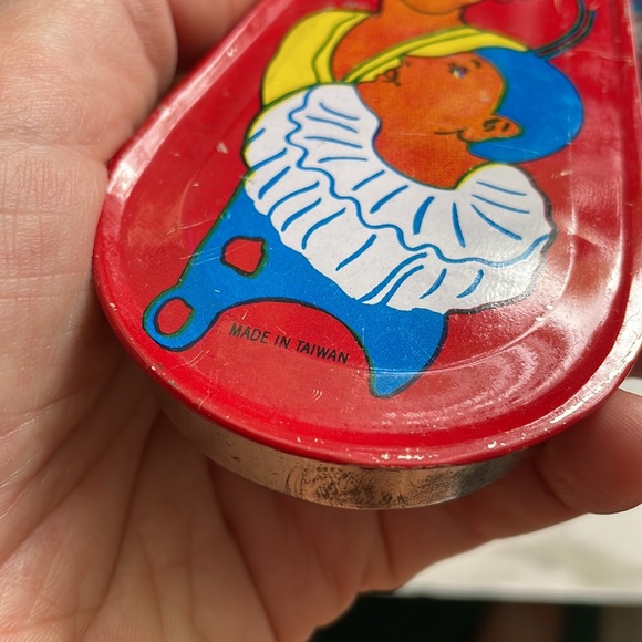 Vintage Metal Noise Makers, 70s Tin Litho Noisemaker Toys - Picture 5 of 9